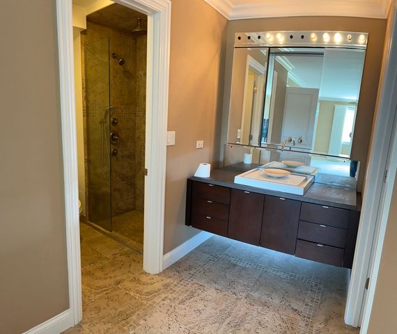 4940 Foster Street 308, Skokie, IL 60077