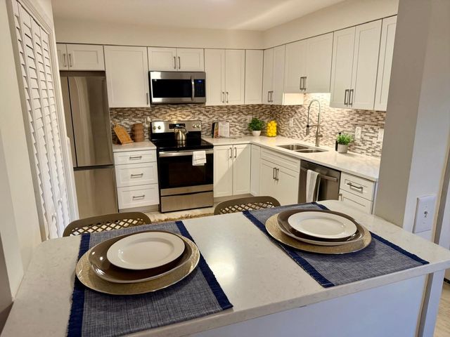 171 3rd Avenue 3, Charleston, SC 29403