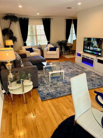 171 3rd Avenue 3, Charleston, SC 29403