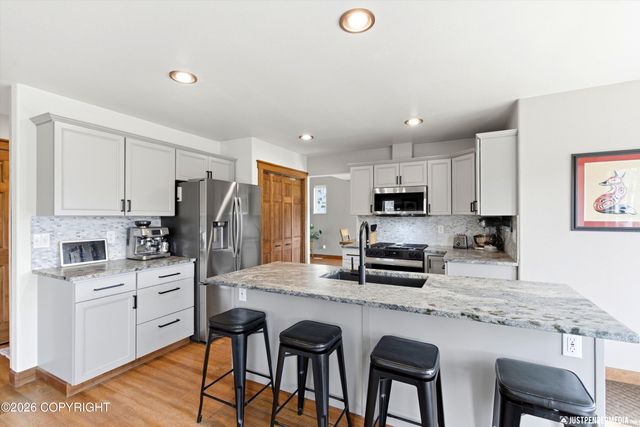 5156 Sillary Circle, Anchorage, AK 99508
