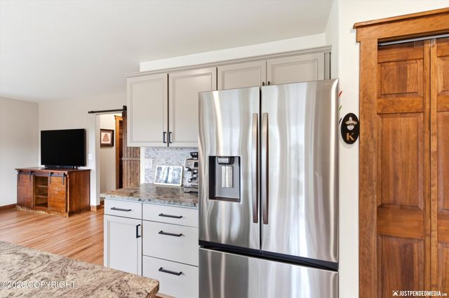 5156 Sillary Circle, Anchorage, AK 99508