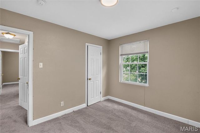 10183 Cloverdale Drive, St Louis, MO 63136