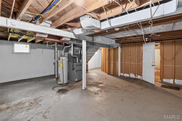 10183 Cloverdale Drive, St Louis, MO 63136