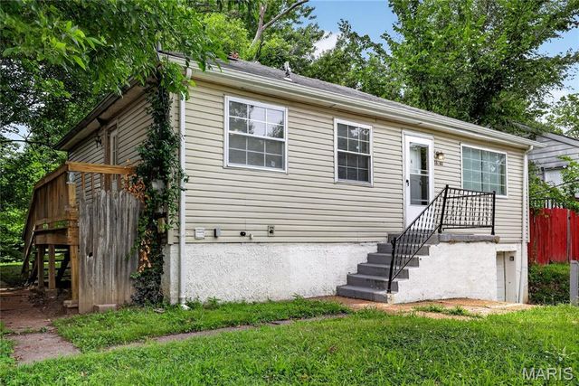 10183 Cloverdale Drive, St Louis, MO 63136