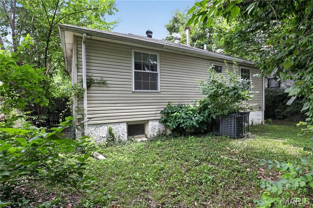 10183 Cloverdale Drive, St Louis, MO 63136