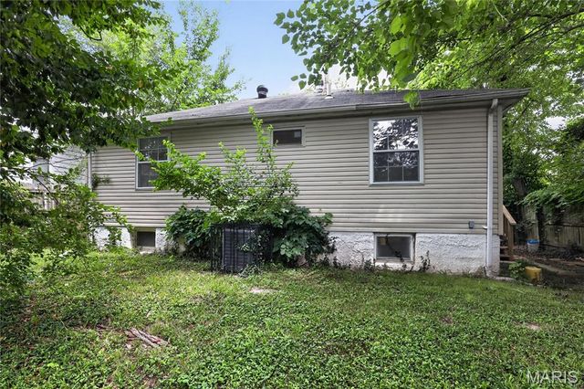 10183 Cloverdale Drive, St Louis, MO 63136