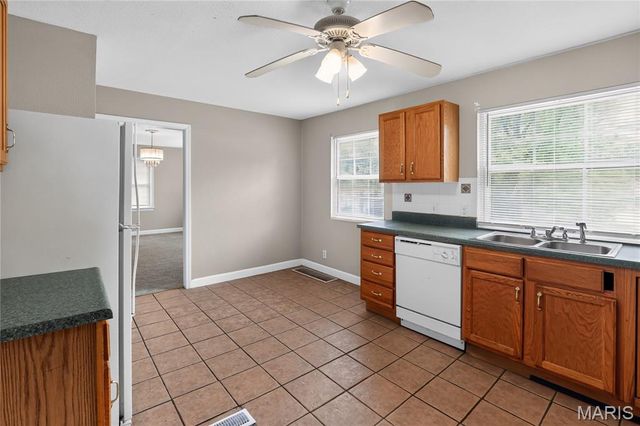 10183 Cloverdale Drive, St Louis, MO 63136