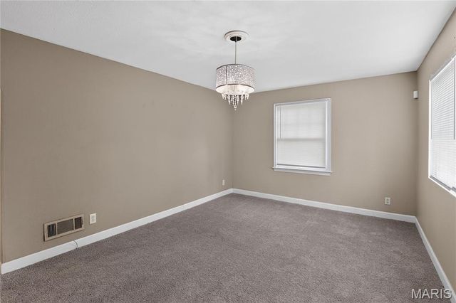 10183 Cloverdale Drive, St Louis, MO 63136