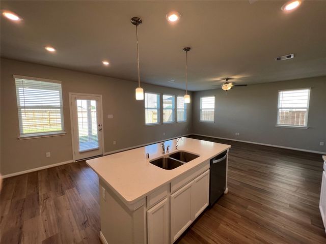 5635 Giving Grace Way, Houston, TX 77048