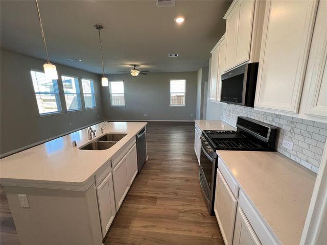 5635 Giving Grace Way, Houston, TX 77048