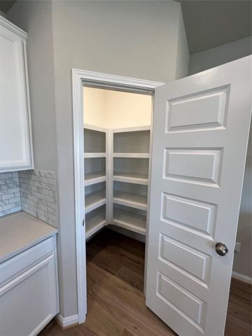 5635 Giving Grace Way, Houston, TX 77048