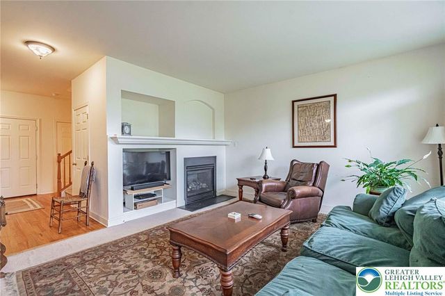 973 Iron Lane, Forks Twp, PA 18040
