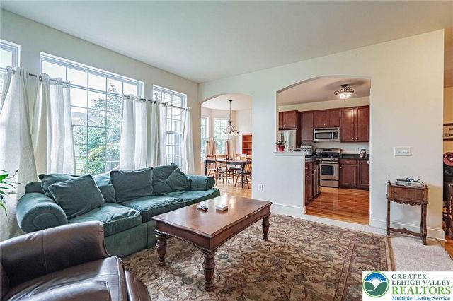 973 Iron Lane, Forks Twp, PA 18040