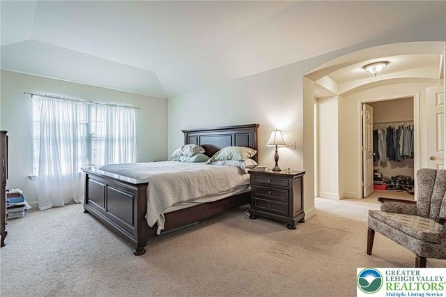 973 Iron Lane, Forks Twp, PA 18040