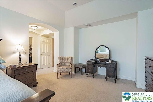 973 Iron Lane, Forks Twp, PA 18040