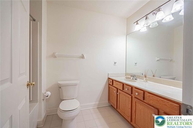 973 Iron Lane, Forks Twp, PA 18040