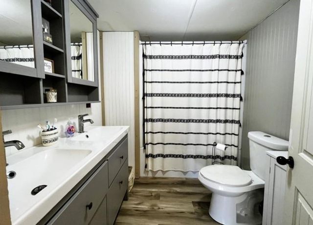 805 S 2nd Street, Ganado, TX 77962