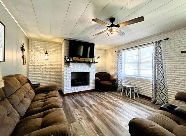 805 S 2nd Street, Ganado, TX 77962