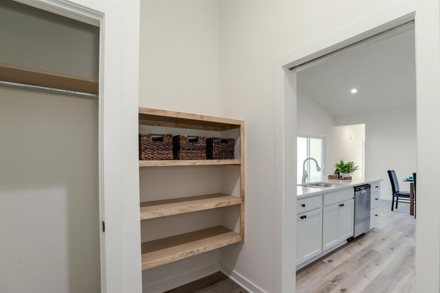 5346 Pinecrest Ct N, Bel Aire, KS 67220