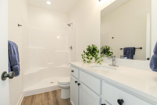 5346 Pinecrest Ct N, Bel Aire, KS 67220