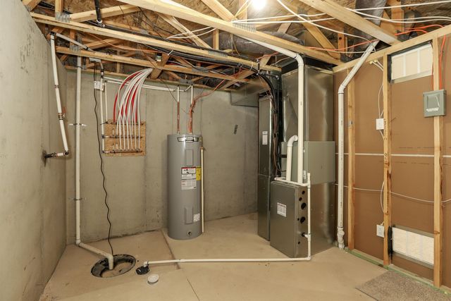 5346 Pinecrest Ct N, Bel Aire, KS 67220