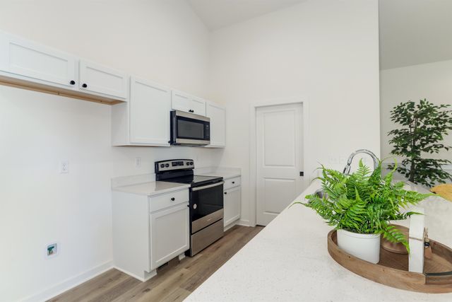 5346 Pinecrest Ct N, Bel Aire, KS 67220