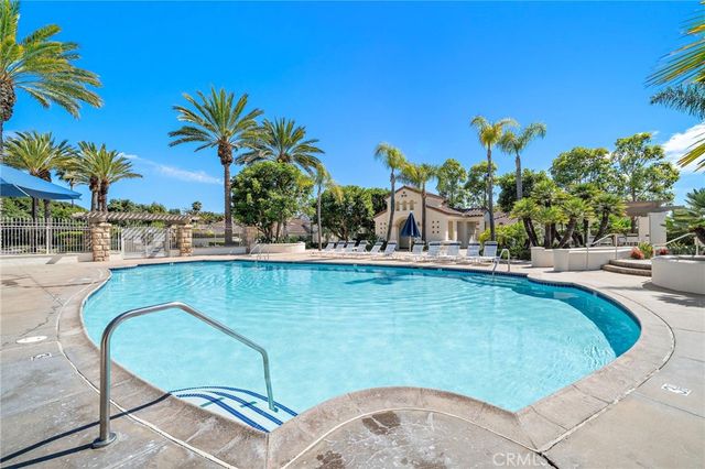 82 Avenida Cristal, San Clemente, CA 92673