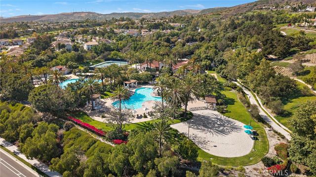 82 Avenida Cristal, San Clemente, CA 92673