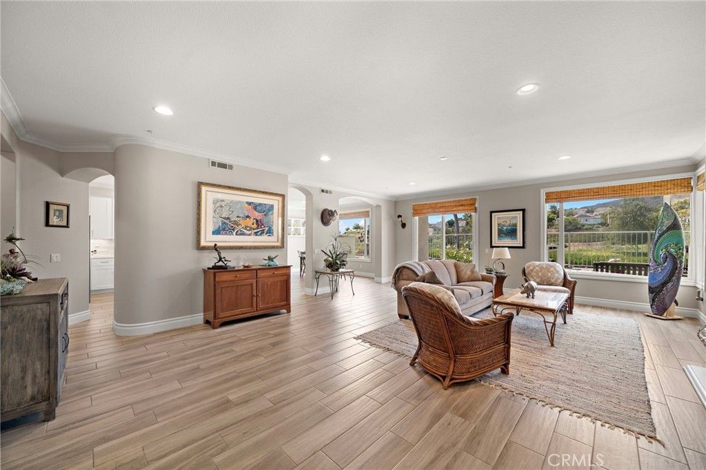 82 Avenida Cristal, San Clemente, CA 92673