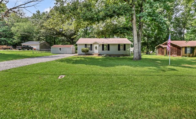 542 Roselawn Dr, Clarksville, TN 37042