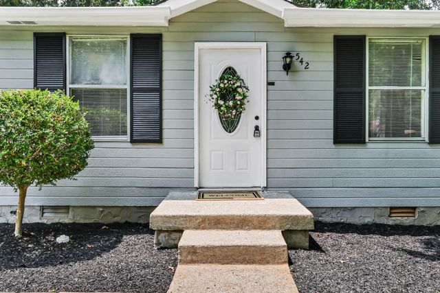 542 Roselawn Dr, Clarksville, TN 37042