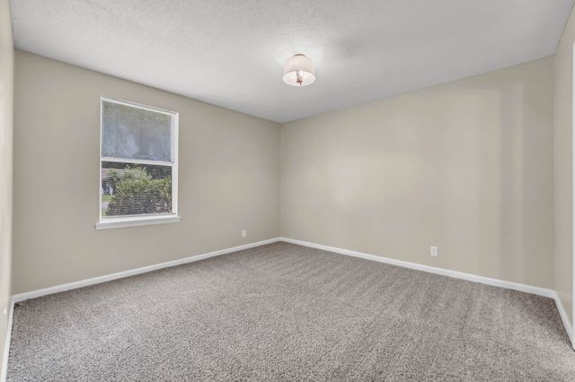 542 Roselawn Dr, Clarksville, TN 37042
