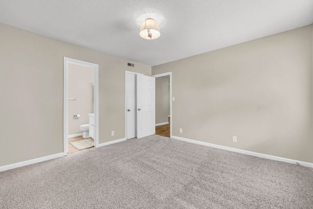 542 Roselawn Dr, Clarksville, TN 37042