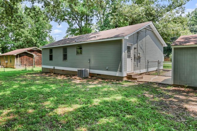 542 Roselawn Dr, Clarksville, TN 37042