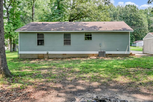 542 Roselawn Dr, Clarksville, TN 37042