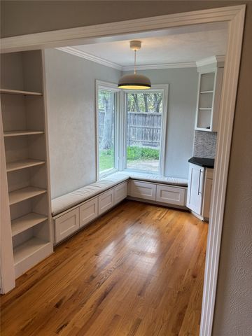 3875 Lambert Avenue, Fort Worth, TX 76109