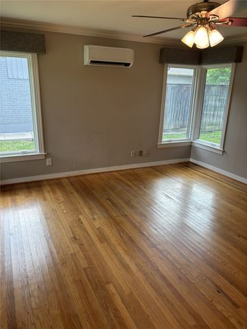 3875 Lambert Avenue, Fort Worth, TX 76109