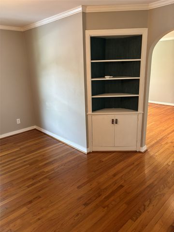 3875 Lambert Avenue, Fort Worth, TX 76109