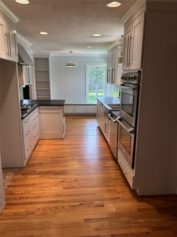 3875 Lambert Avenue, Fort Worth, TX 76109