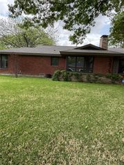 3875 Lambert Avenue, Fort Worth, TX 76109