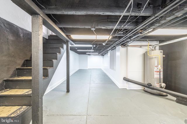 1037 SNYDER AVE, Philadelphia, PA 19148