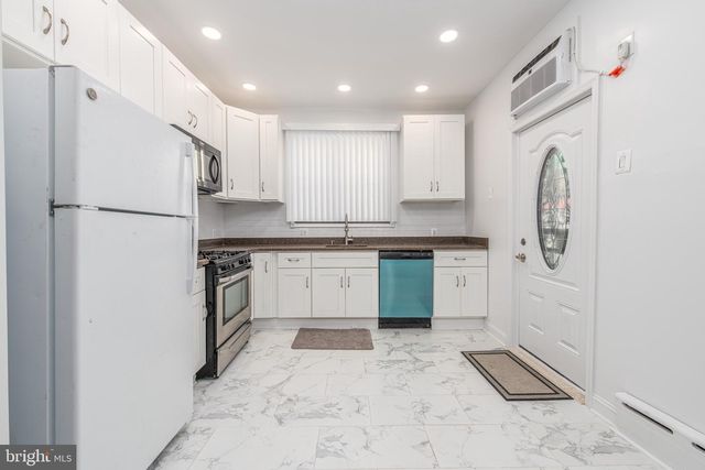 1037 SNYDER AVE, Philadelphia, PA 19148