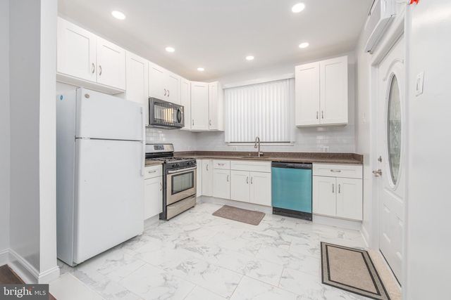1037 SNYDER AVE, Philadelphia, PA 19148