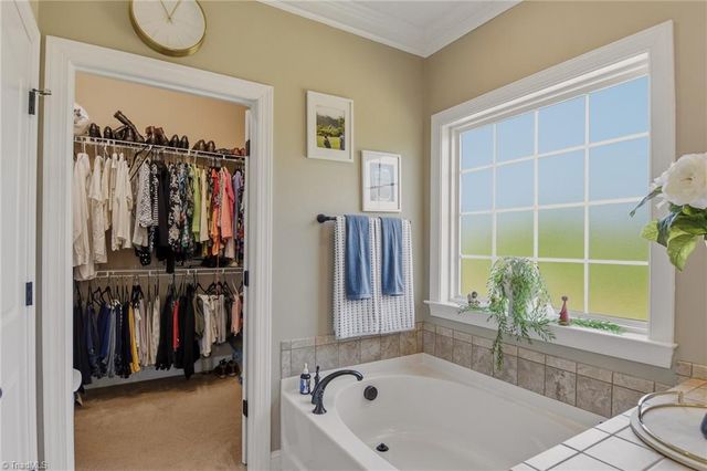 5249 Abbot Lane, Walkertown, NC 27051