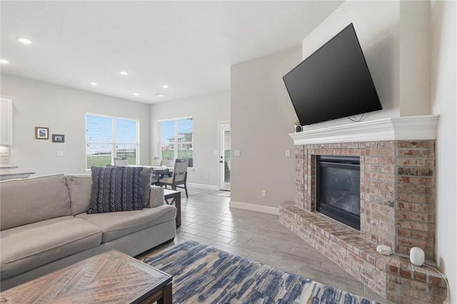 22662 W 89th Street, Lenexa, KS 66227