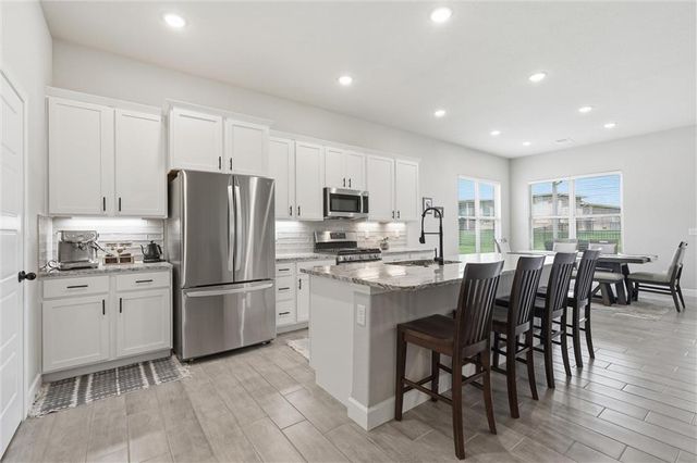 22662 W 89th Street, Lenexa, KS 66227