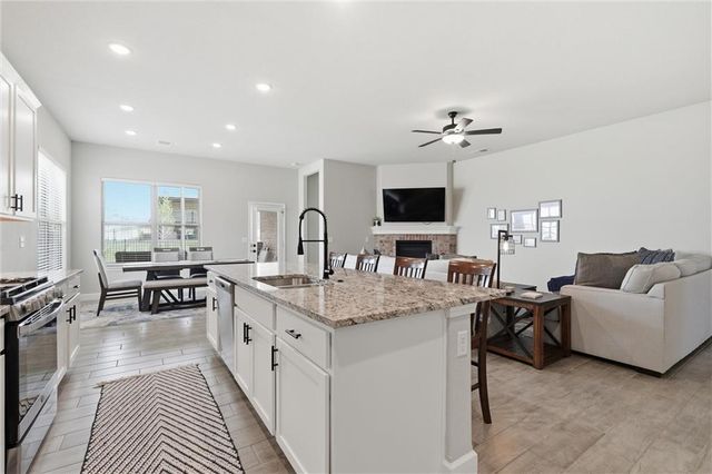 22662 W 89th Street, Lenexa, KS 66227