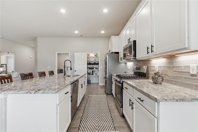 22662 W 89th Street, Lenexa, KS 66227