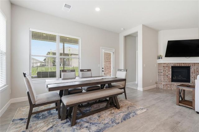 22662 W 89th Street, Lenexa, KS 66227