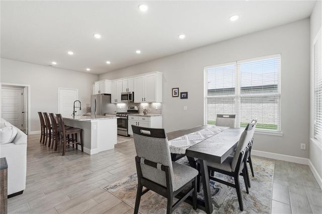 22662 W 89th Street, Lenexa, KS 66227